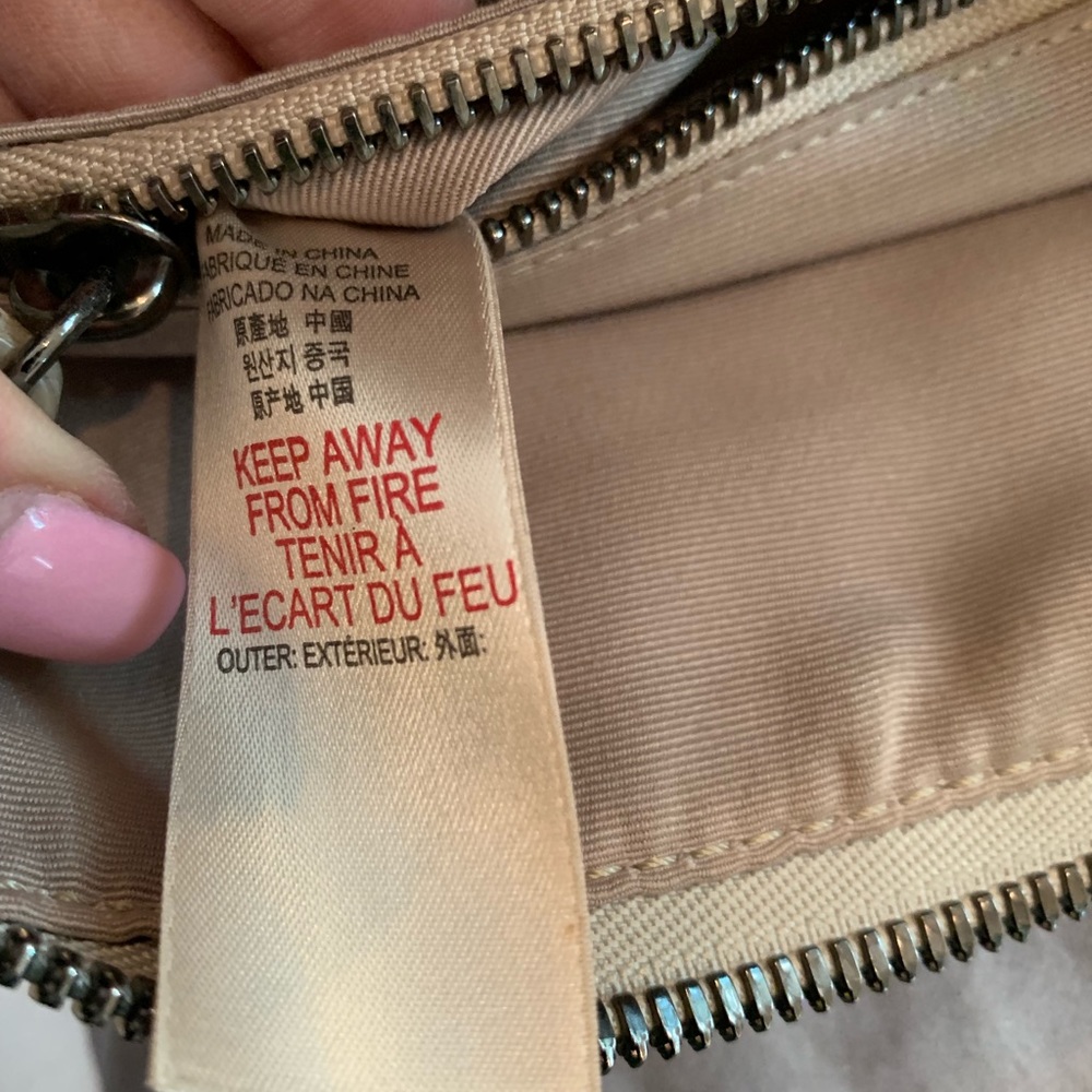 Burberry leather purse w/ leather tassels . - Picture 5 of 6